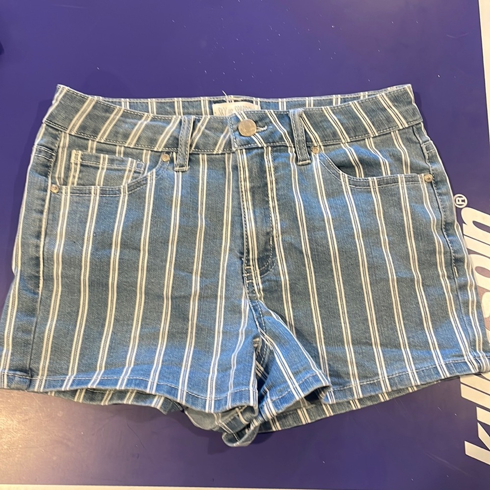 Stripped denim jean shorts